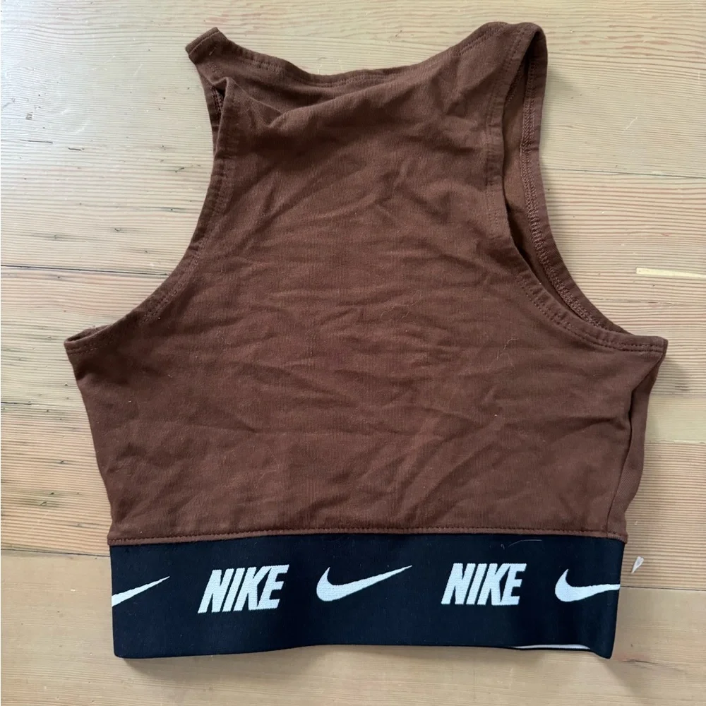 Nike crop top - Picture 2 of 2